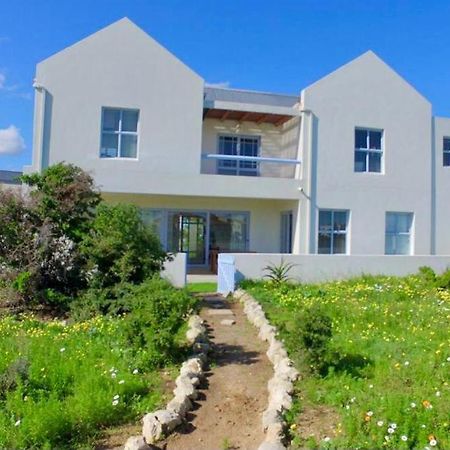 Perfect 10 - 10 To 13 Sleeper Luxury Holiday Home Breakage Deposit Of R2500 Per Weekend Lease Langebaan Exteriör bild