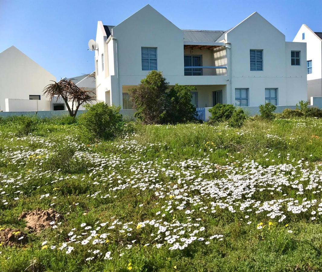 Perfect 10 - 10 To 13 Sleeper Luxury Holiday Home Breakage Deposit Of R2500 Per Weekend Lease Langebaan Exteriör bild