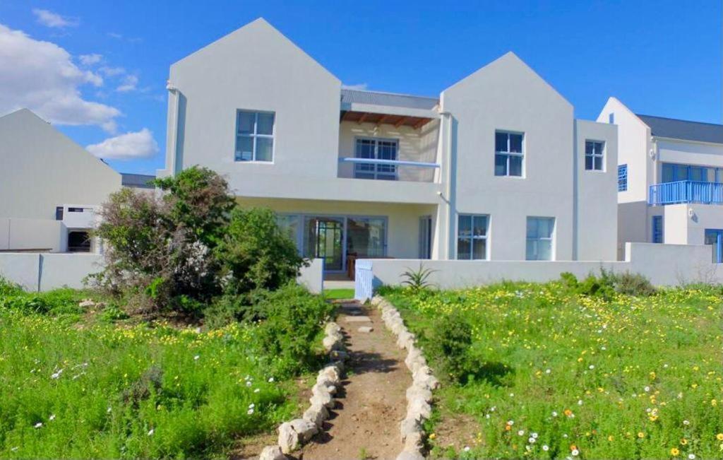 Perfect 10 - 10 To 13 Sleeper Luxury Holiday Home Breakage Deposit Of R2500 Per Weekend Lease Langebaan Exteriör bild
