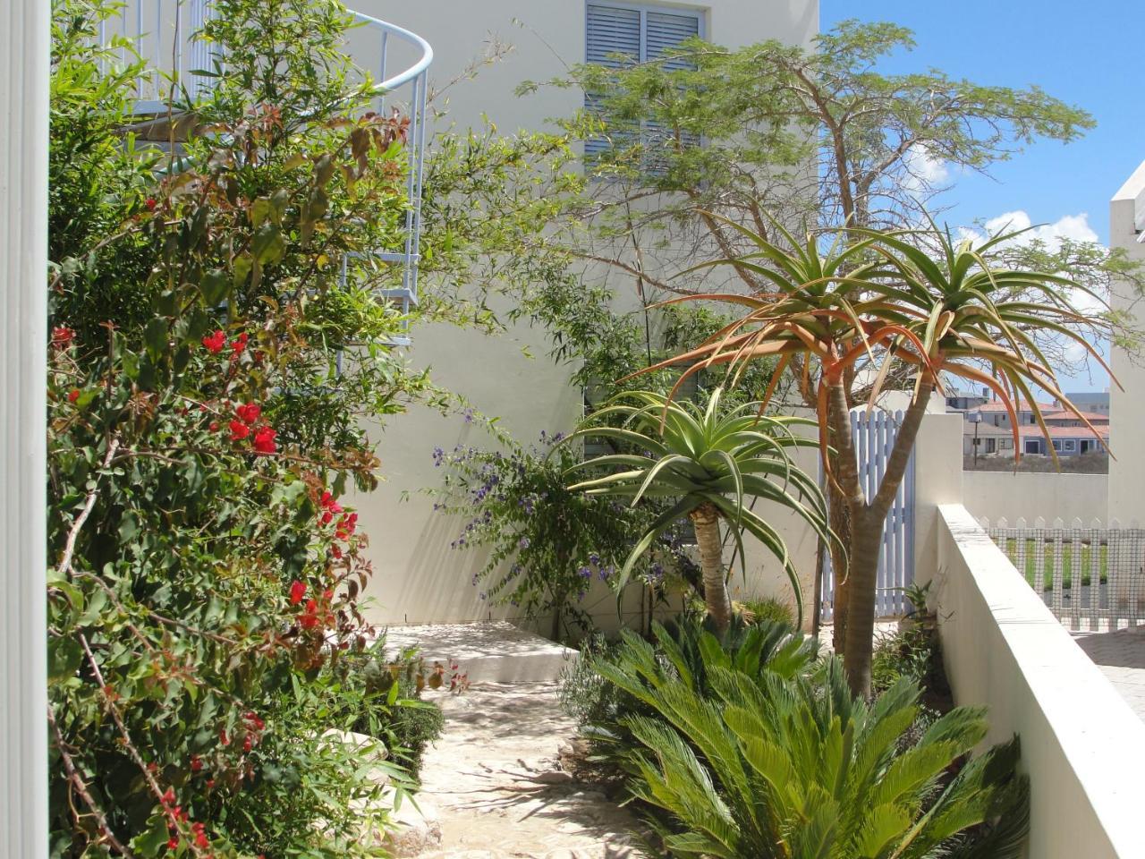 Perfect 10 - 10 To 13 Sleeper Luxury Holiday Home Breakage Deposit Of R2500 Per Weekend Lease Langebaan Exteriör bild
