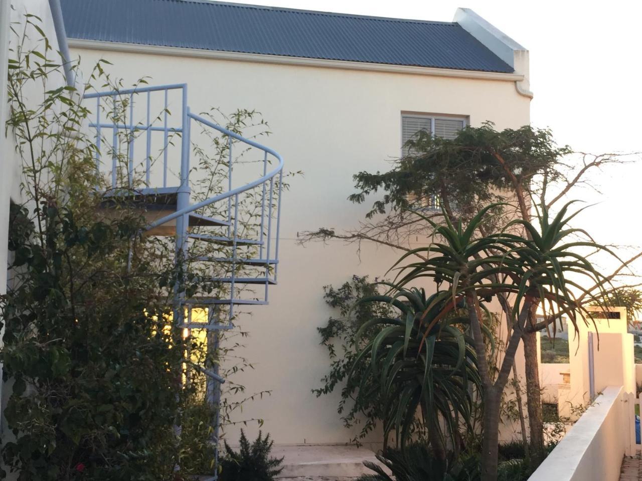 Perfect 10 - 10 To 13 Sleeper Luxury Holiday Home Breakage Deposit Of R2500 Per Weekend Lease Langebaan Exteriör bild