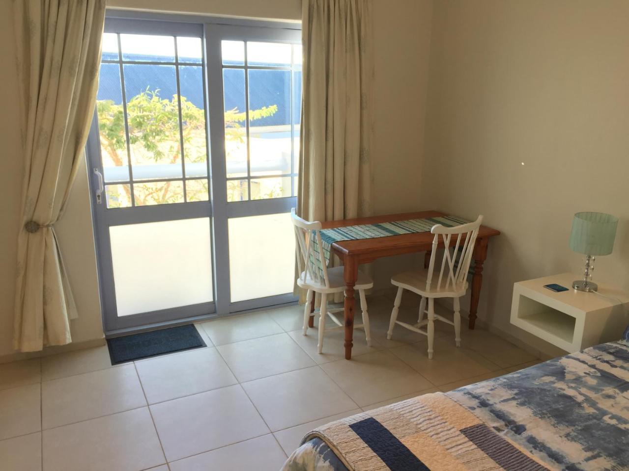 Perfect 10 - 10 To 13 Sleeper Luxury Holiday Home Breakage Deposit Of R2500 Per Weekend Lease Langebaan Exteriör bild