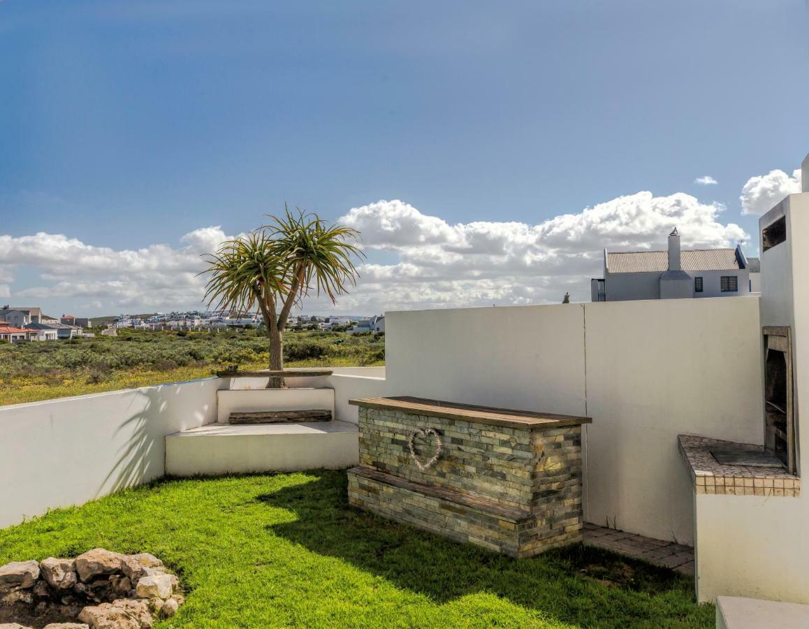 Perfect 10 - 10 To 13 Sleeper Luxury Holiday Home Breakage Deposit Of R2500 Per Weekend Lease Langebaan Exteriör bild