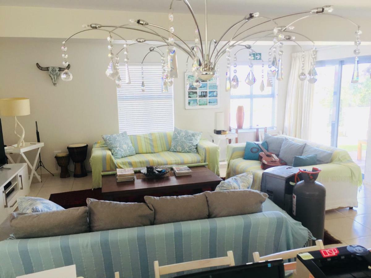Perfect 10 - 10 To 13 Sleeper Luxury Holiday Home Breakage Deposit Of R2500 Per Weekend Lease Langebaan Exteriör bild